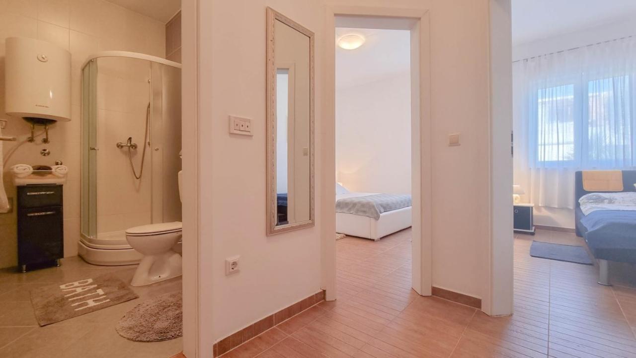 Lea Apartment Novigrad  Bagian luar foto