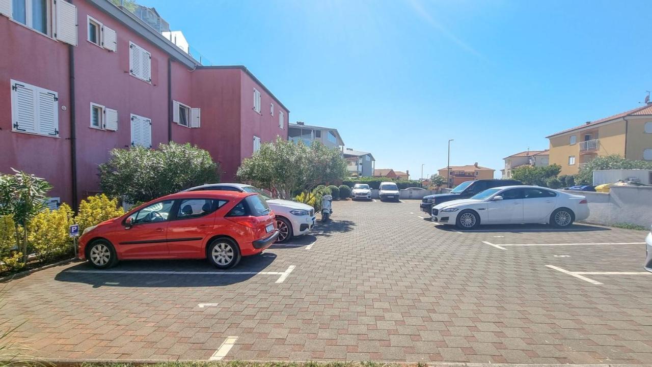 Lea Apartment Novigrad  Bagian luar foto
