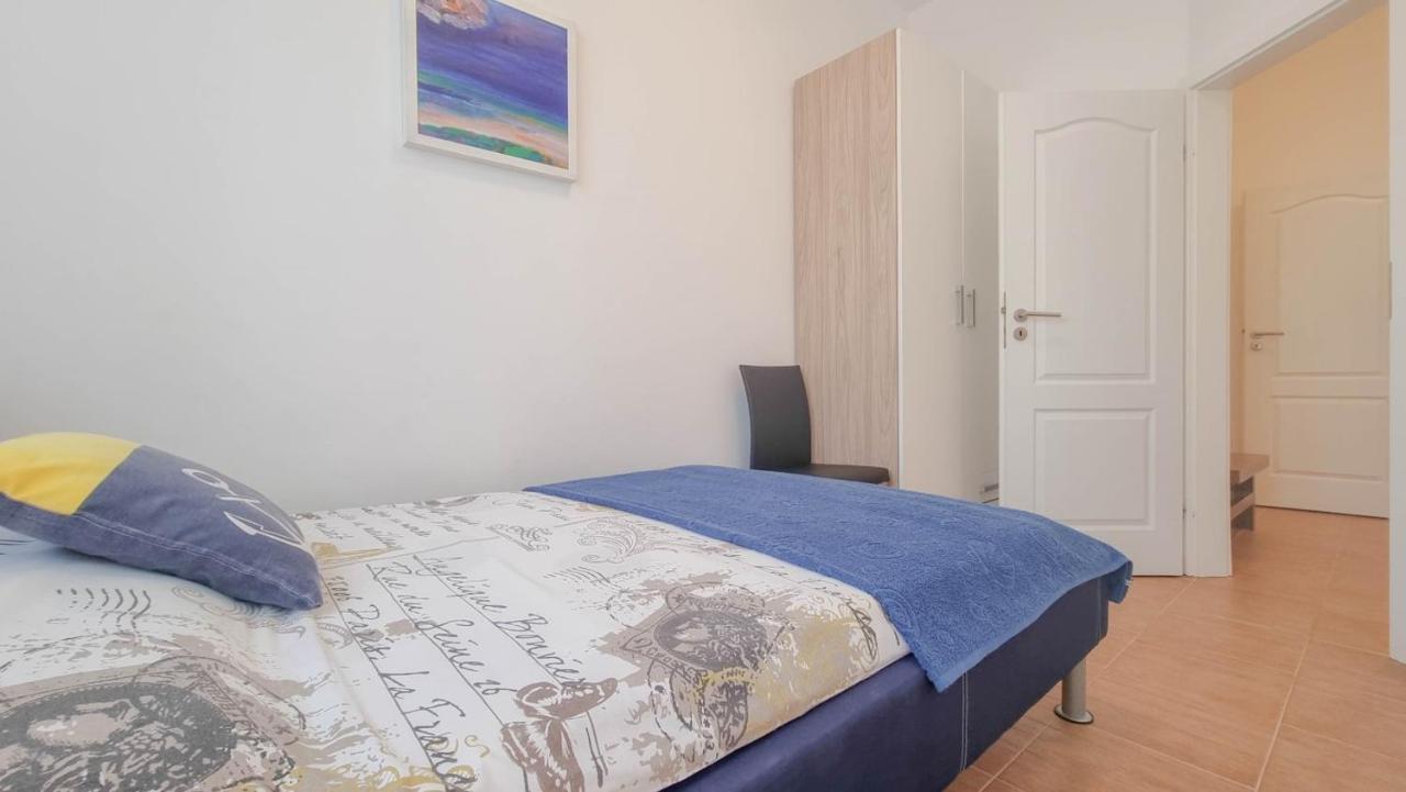 Lea Apartment Novigrad  Bagian luar foto